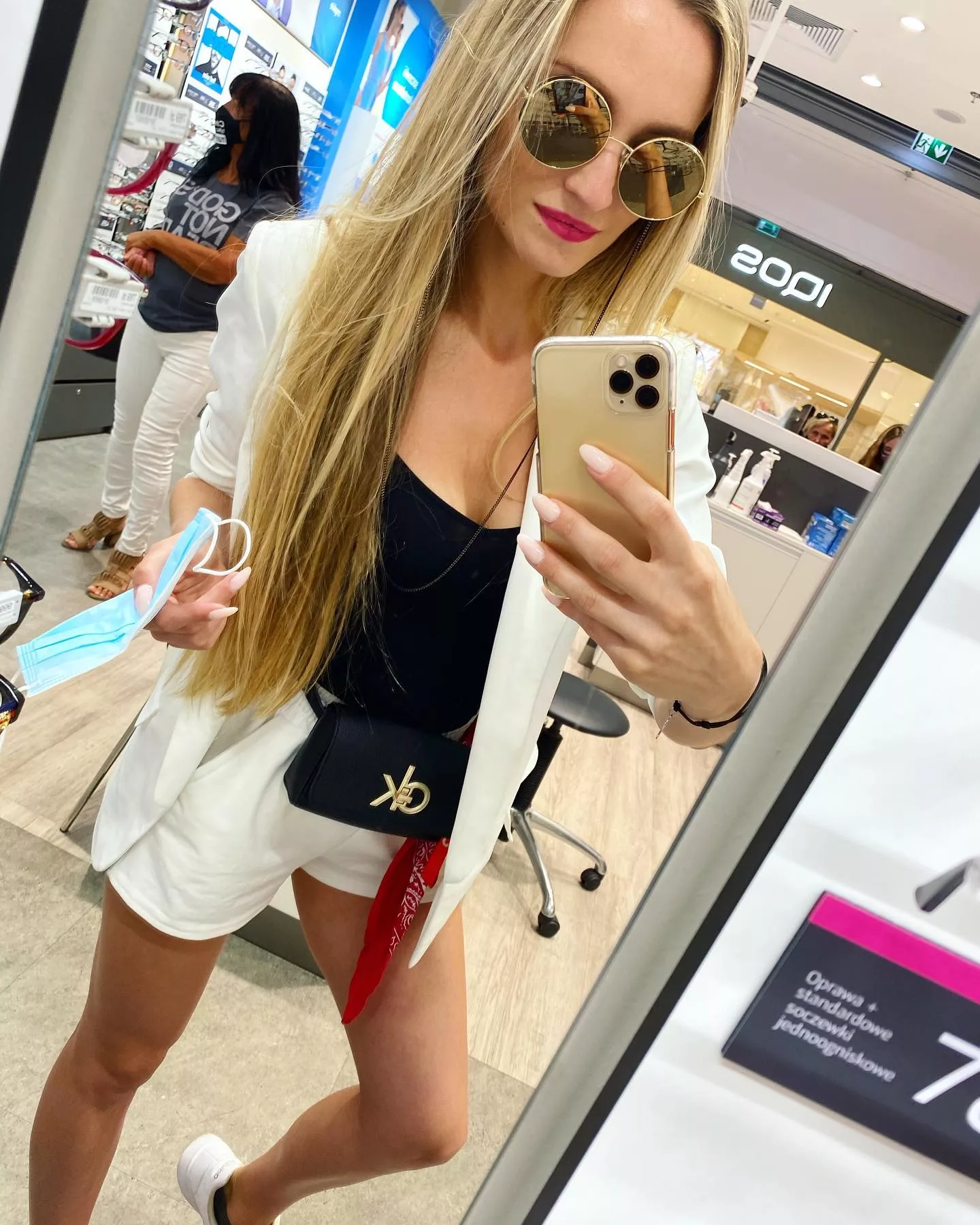 Wysportowana wokalistka disco polo zachwyca kuszącym widokiem! Tak idealnej figury może pozazdrościć jej wiele kobiet! 